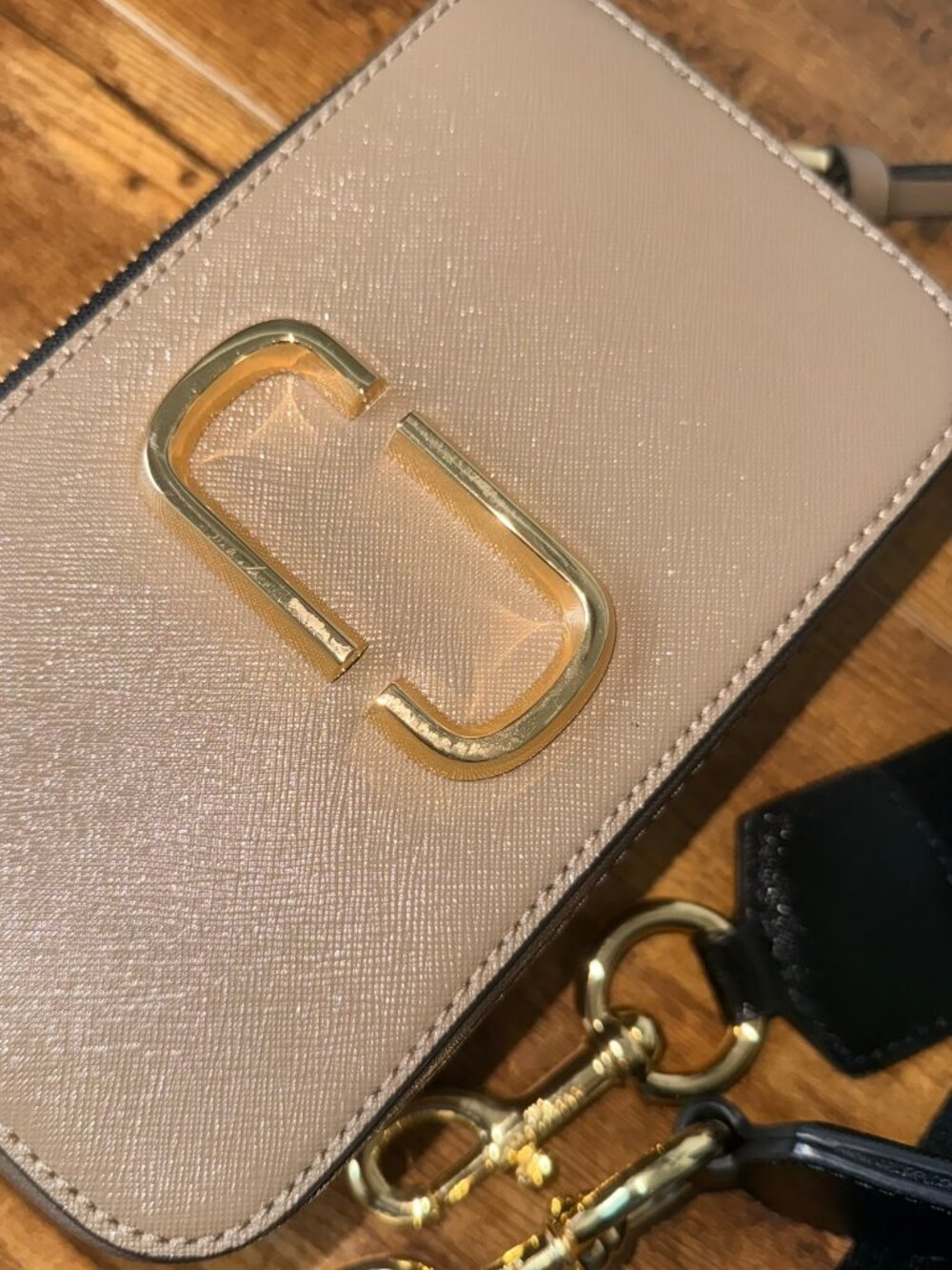 The Snapshot | MARC JACOBS CROSSBODY | Branded Strap